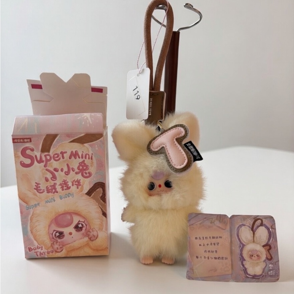 119, Baby Three Super Mini
Bunny Plush Pendant Yellow w/ Boba Eyes Letter T